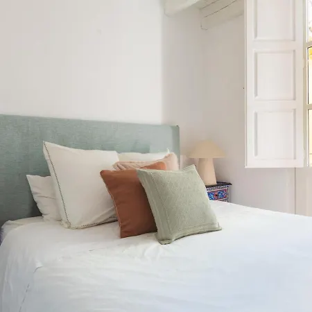 Apartment Plaza De Martires *
